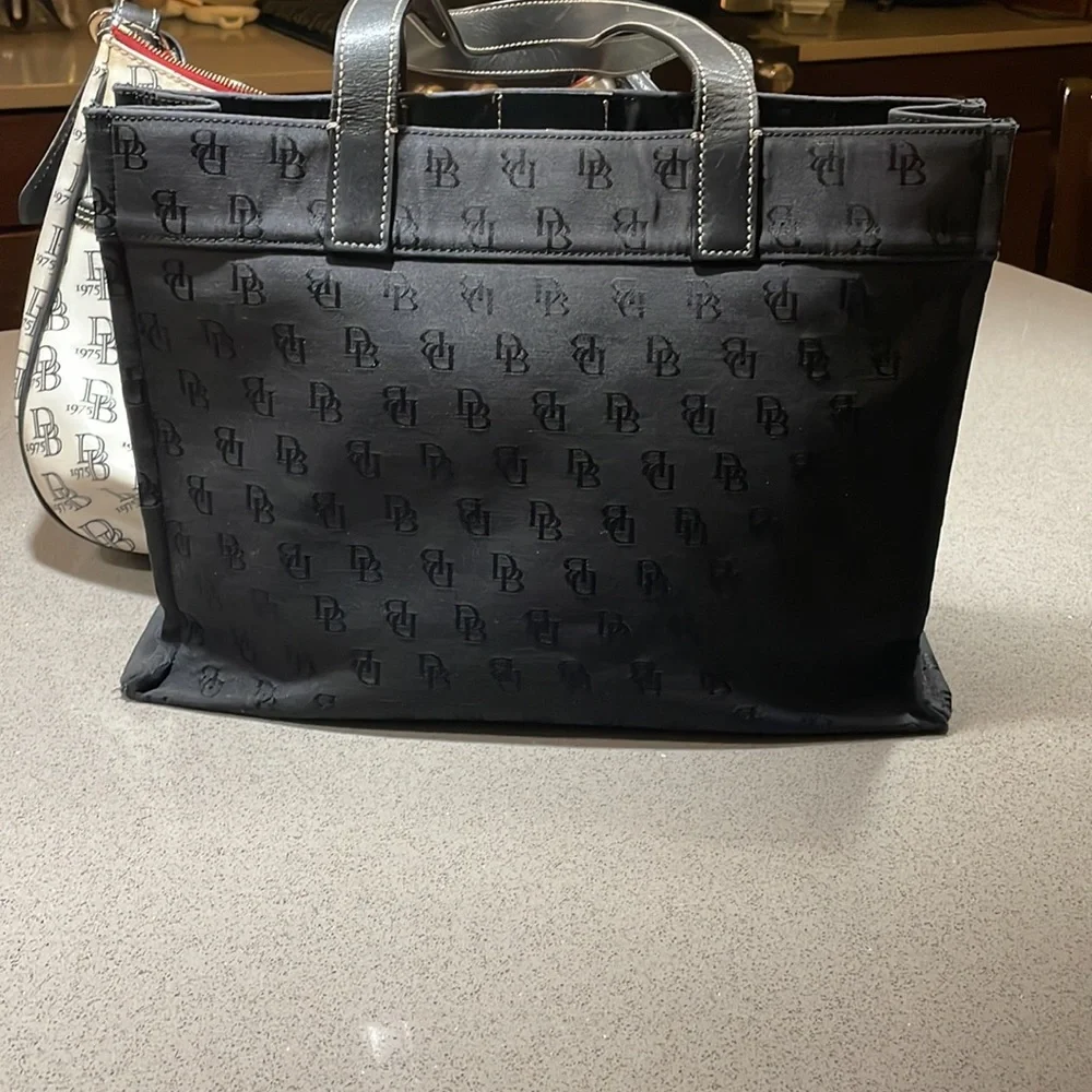 Dooney & Bourke Black and White Logo Shoulder Bag and black canvas tote bundle - Picture 12 of 16